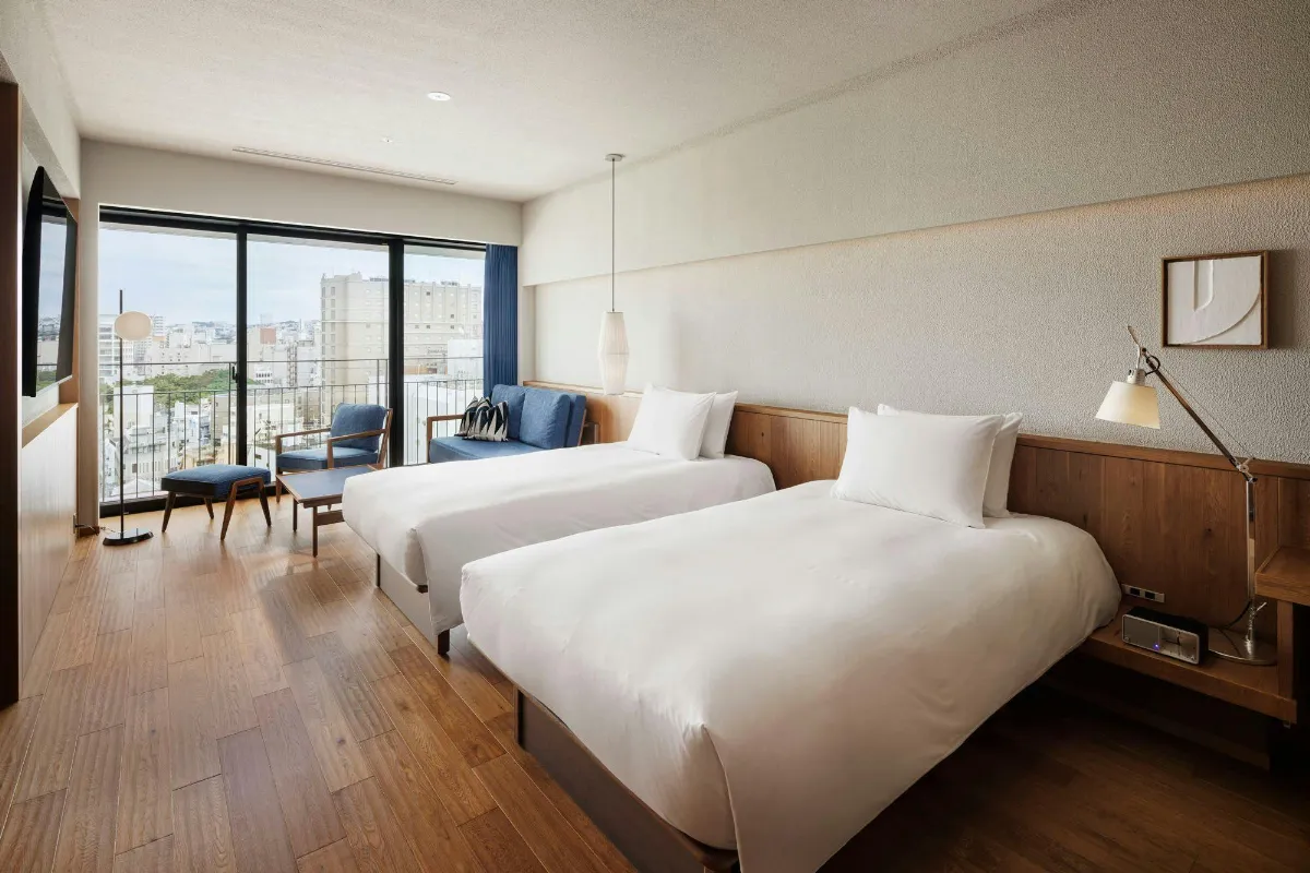 Southwest Grand Hotel 最上階の展望サウナで、<br>先に整えてから夜を迎える