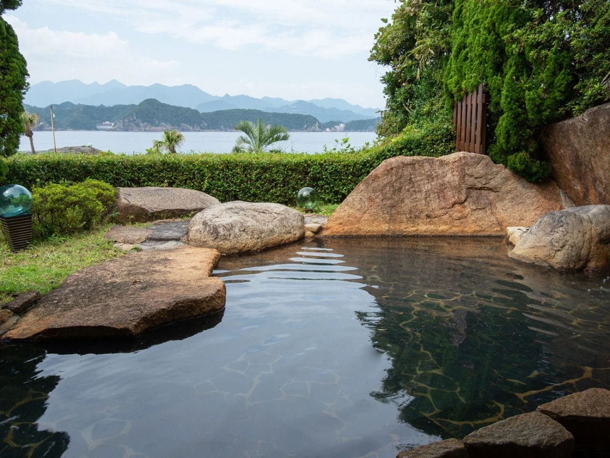 [露天風呂]岬波の湯